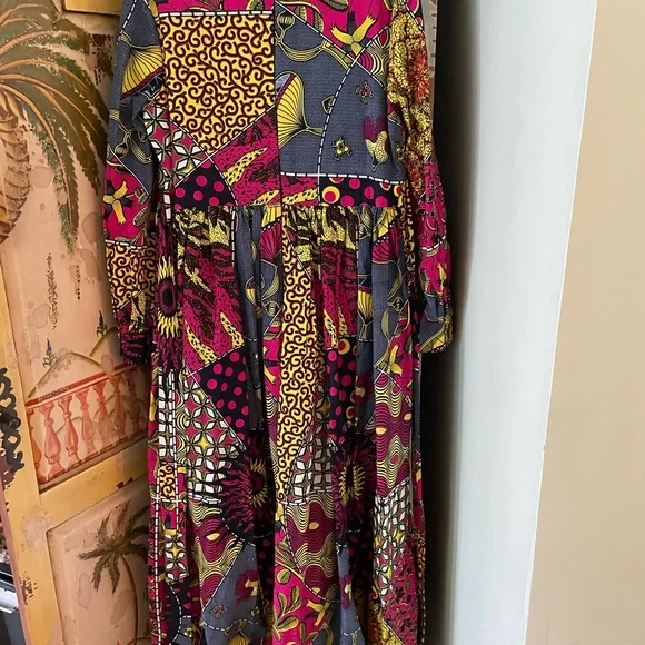 Dress/African - Picture 9 of 16